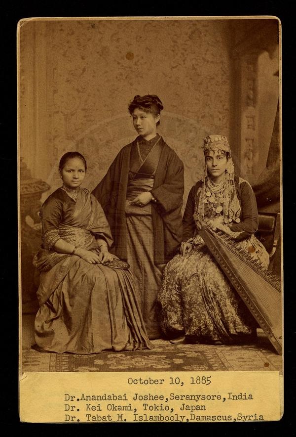 immigrant.women.1885